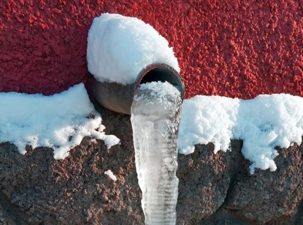 Got Frozen Pipes Flooding? Don’t Panic and Do This